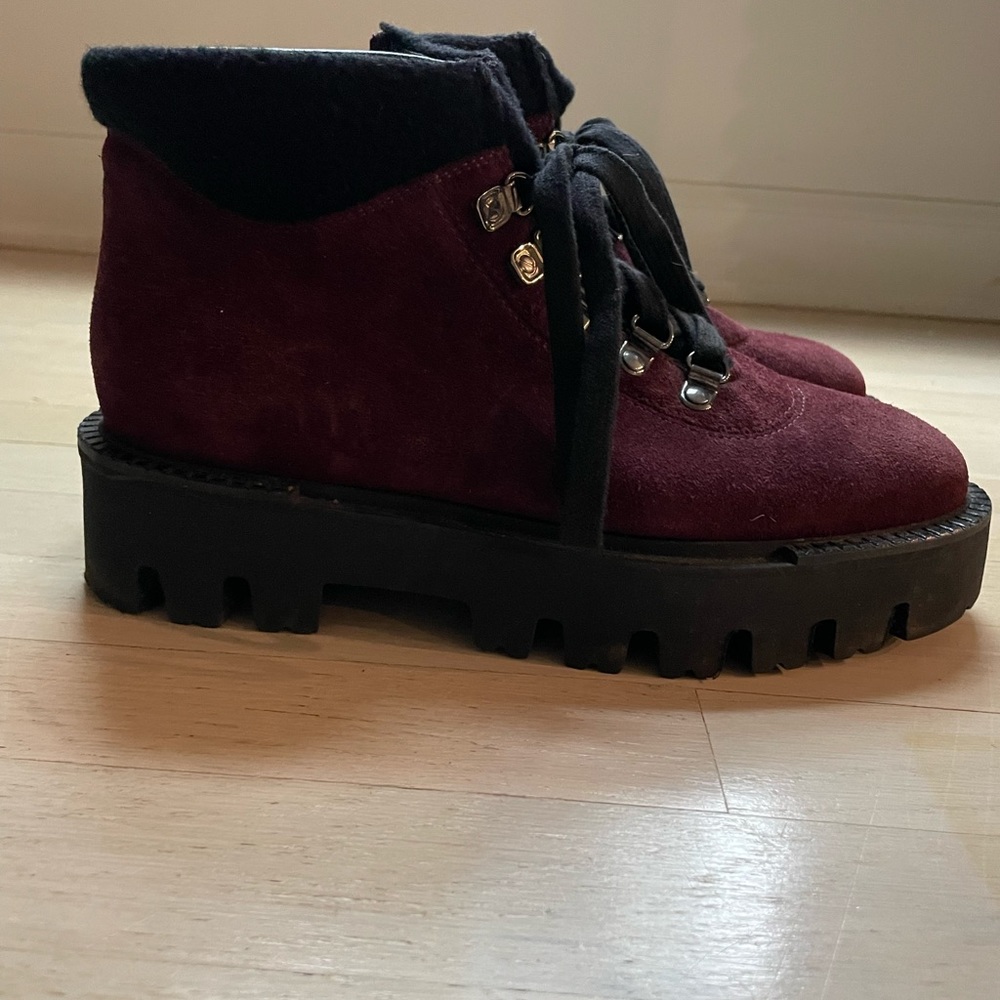 Beautiful Like New Aquatalia boots in size 6.5, made in Italy